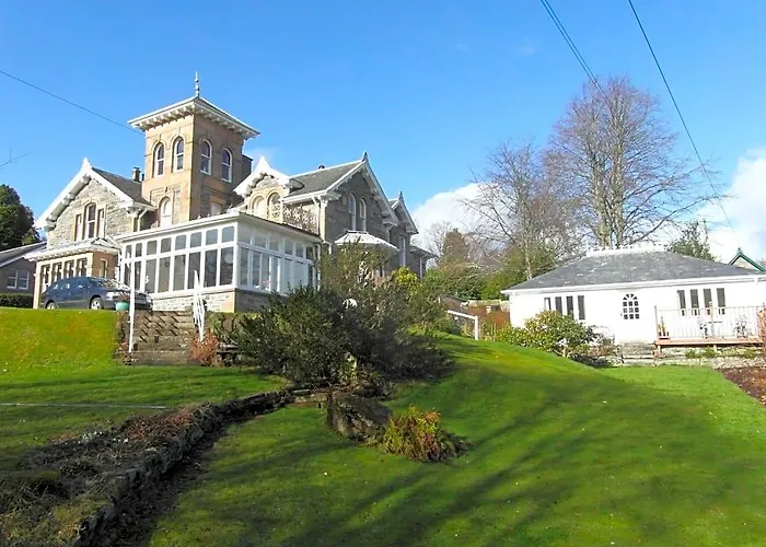 Holly Lodge